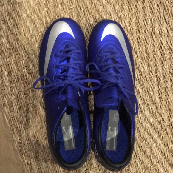 This shoe is CR7 it’s from Cristiano Ronaldo - Picture 5 of 5